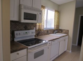 5 Finsbury Ln, Boynton Beach, FL 33426