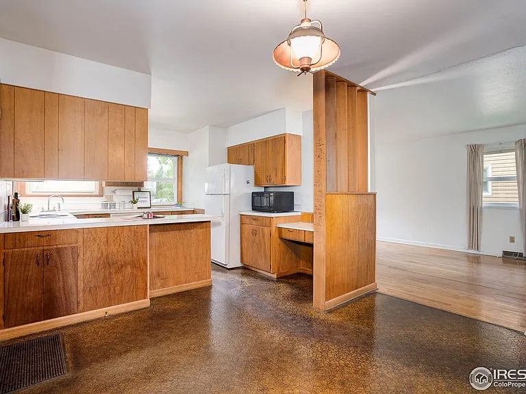 1033 Briarwood Rd — Photo 4