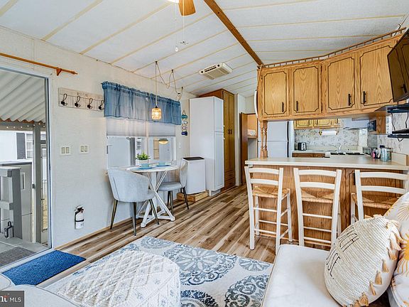 3rd image of 20912 Daniels Way #3309