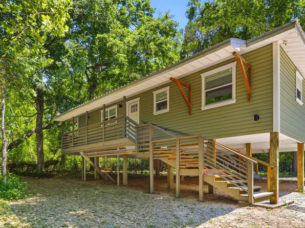 35 North Ave, Freeport, FL 32439