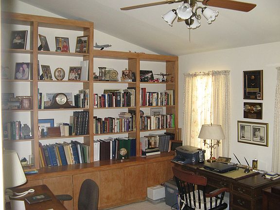 Office/Bedroom 2nd Floor