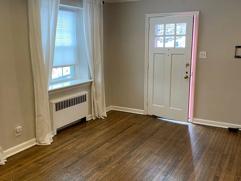 2311 Bryn Mawr Ave — Photo 4