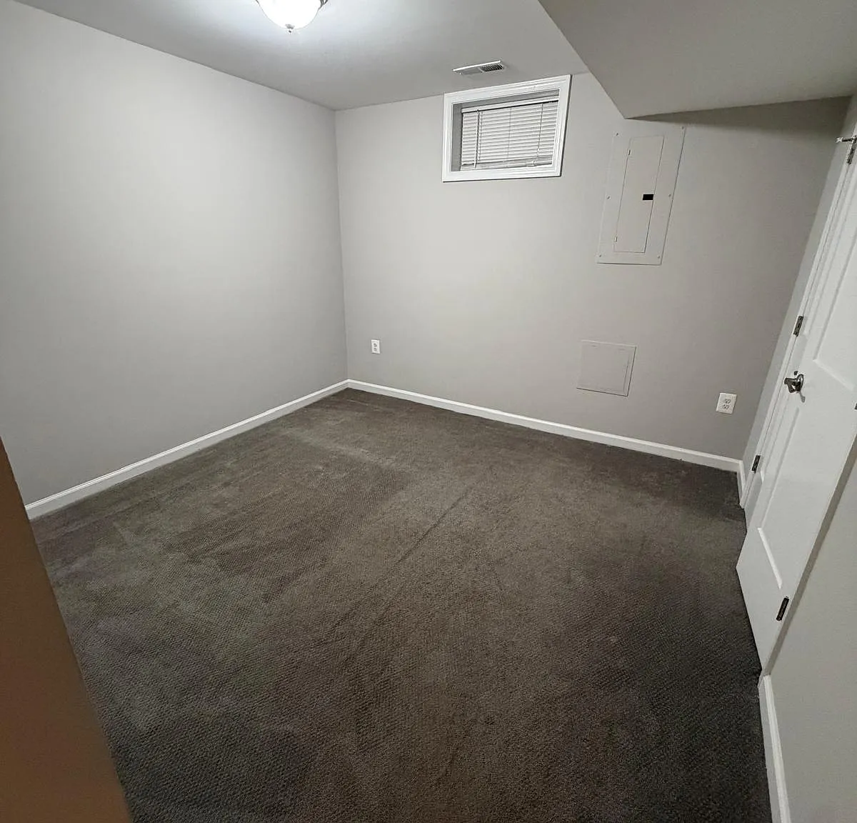 4 bed, 1040 sqft, $1,000 — Photo 2