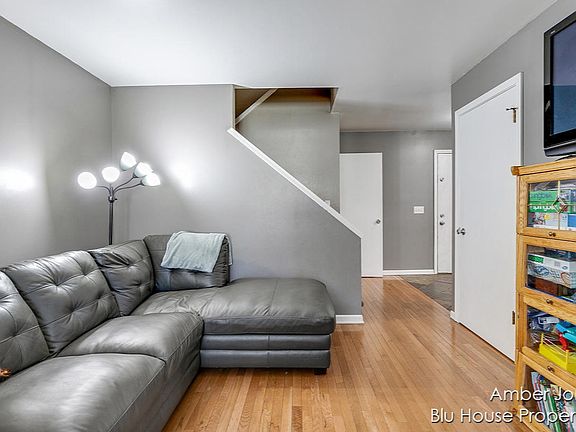 3rd image of 389 Pine Place Ct SE