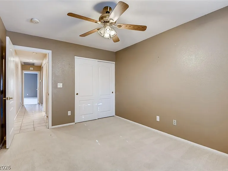 1048 Royal Skyline St — Photo 20