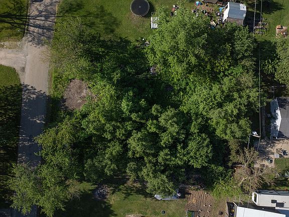 5th image of 146 N Robert Dr