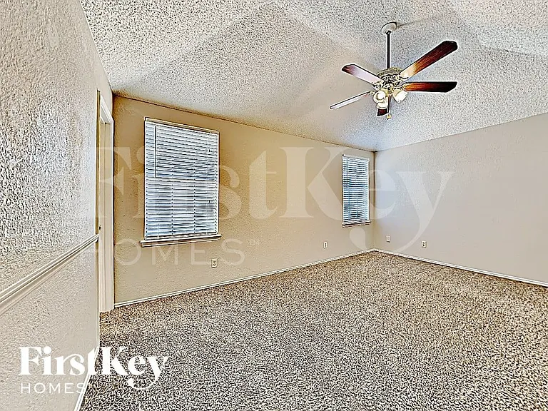 4338 Walsh Ln — Photo 6