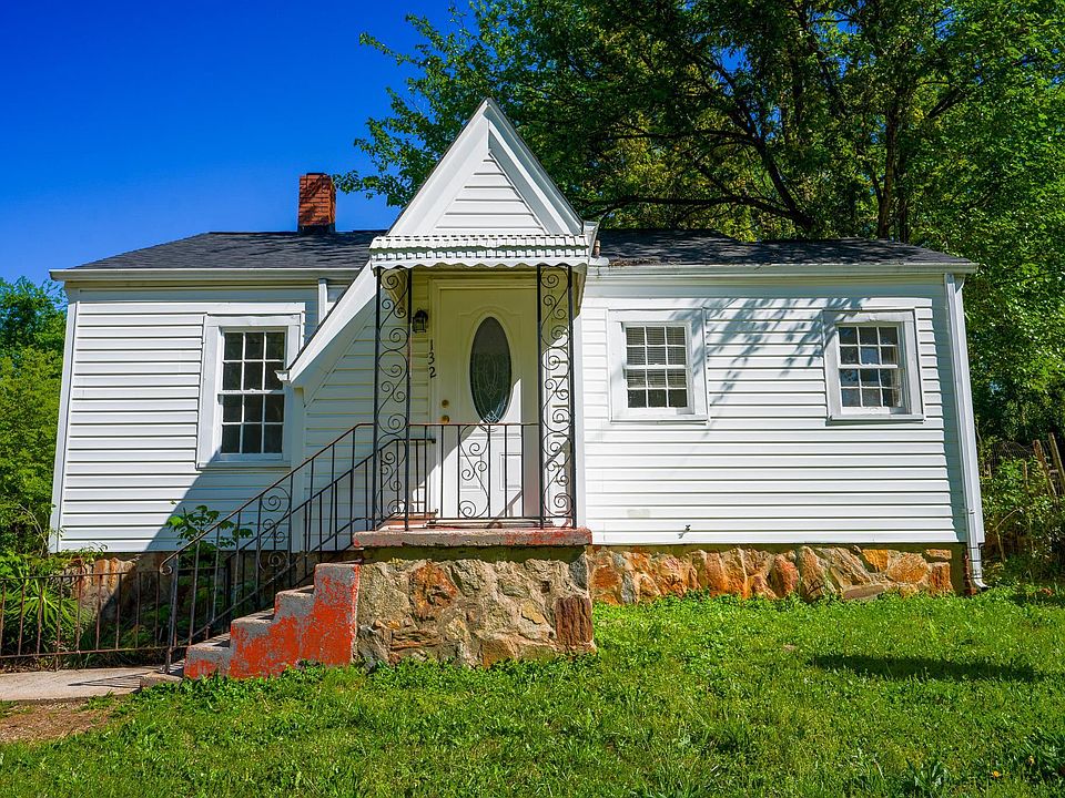 1st image of 132 Sullivan Ave
