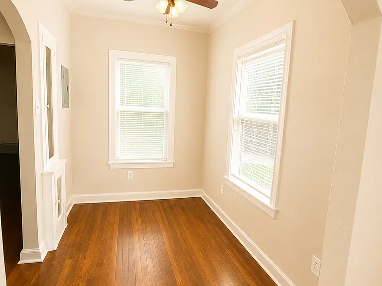 343 W Summit Ave — Photo 11