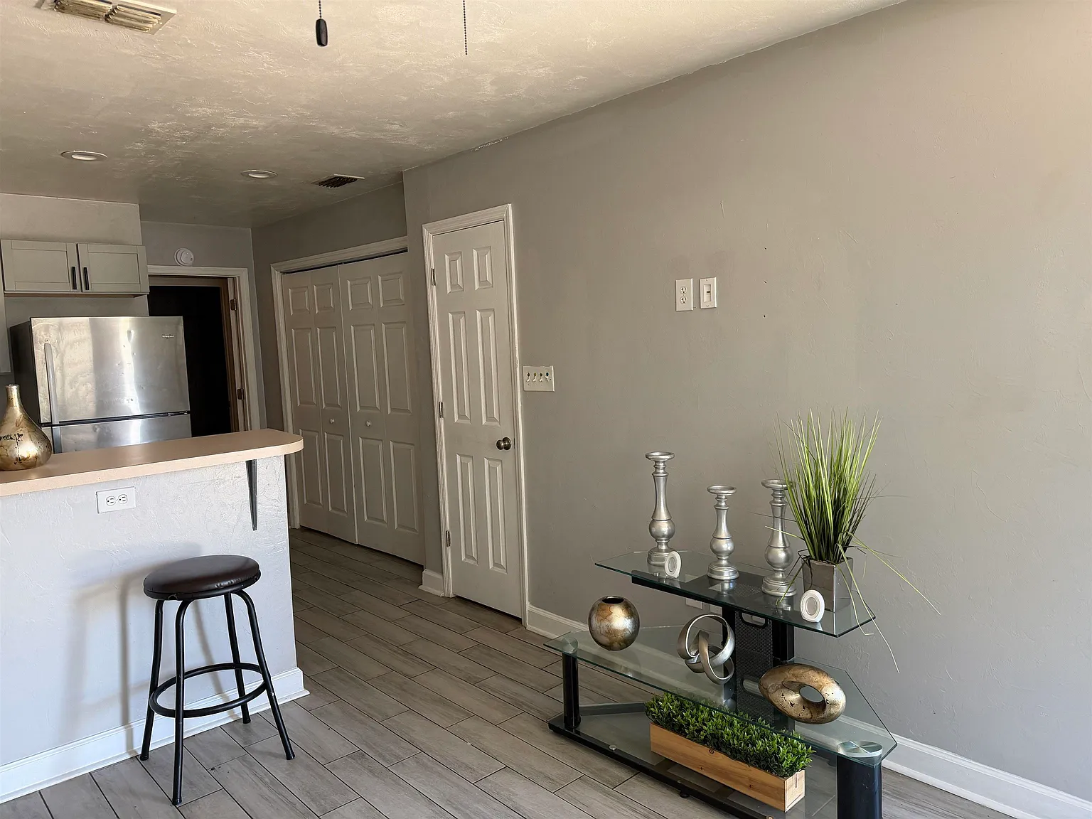 3 bed, 1150 sqft, $1,750 — Photo 4