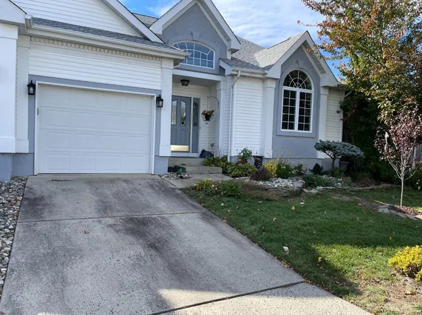 13 Severn Way, Monroe Township, NJ 08831