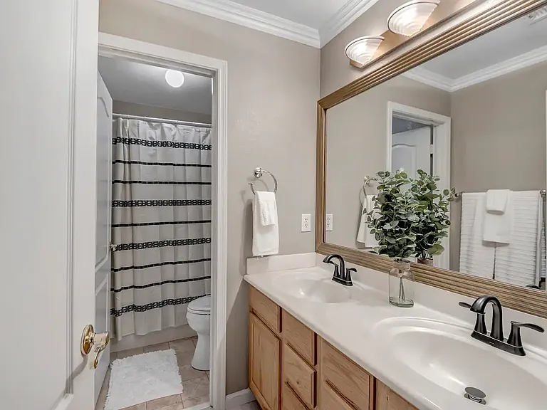 1510 E Toledo St — Photo 12