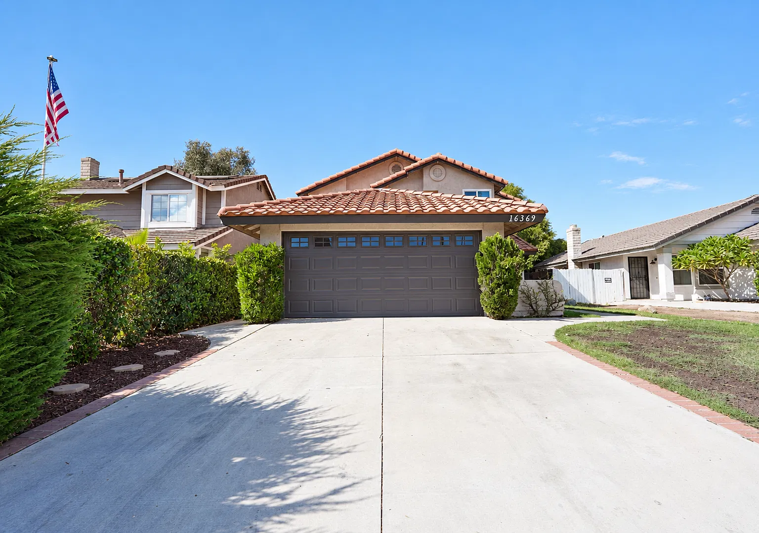 Spacious 3 Bed / 2 Bath Single-Family Home in Moreno Valley with Garage! — Photo 2