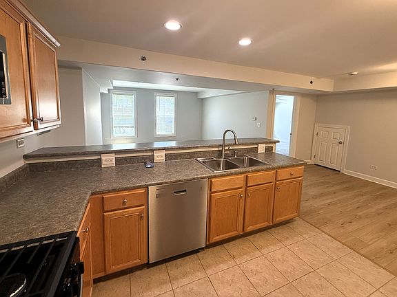 4th image of 206 W Main St APT 2C