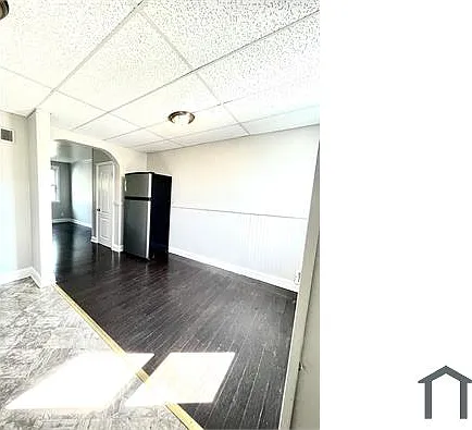 1910 Harman Ave — Photo 2