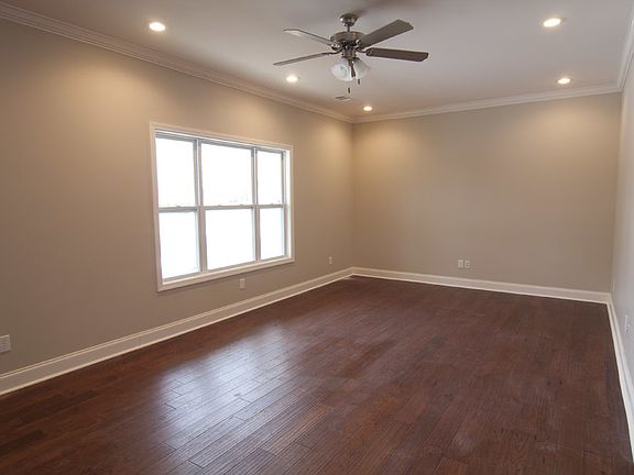 2nd image of 111 Vail Dr