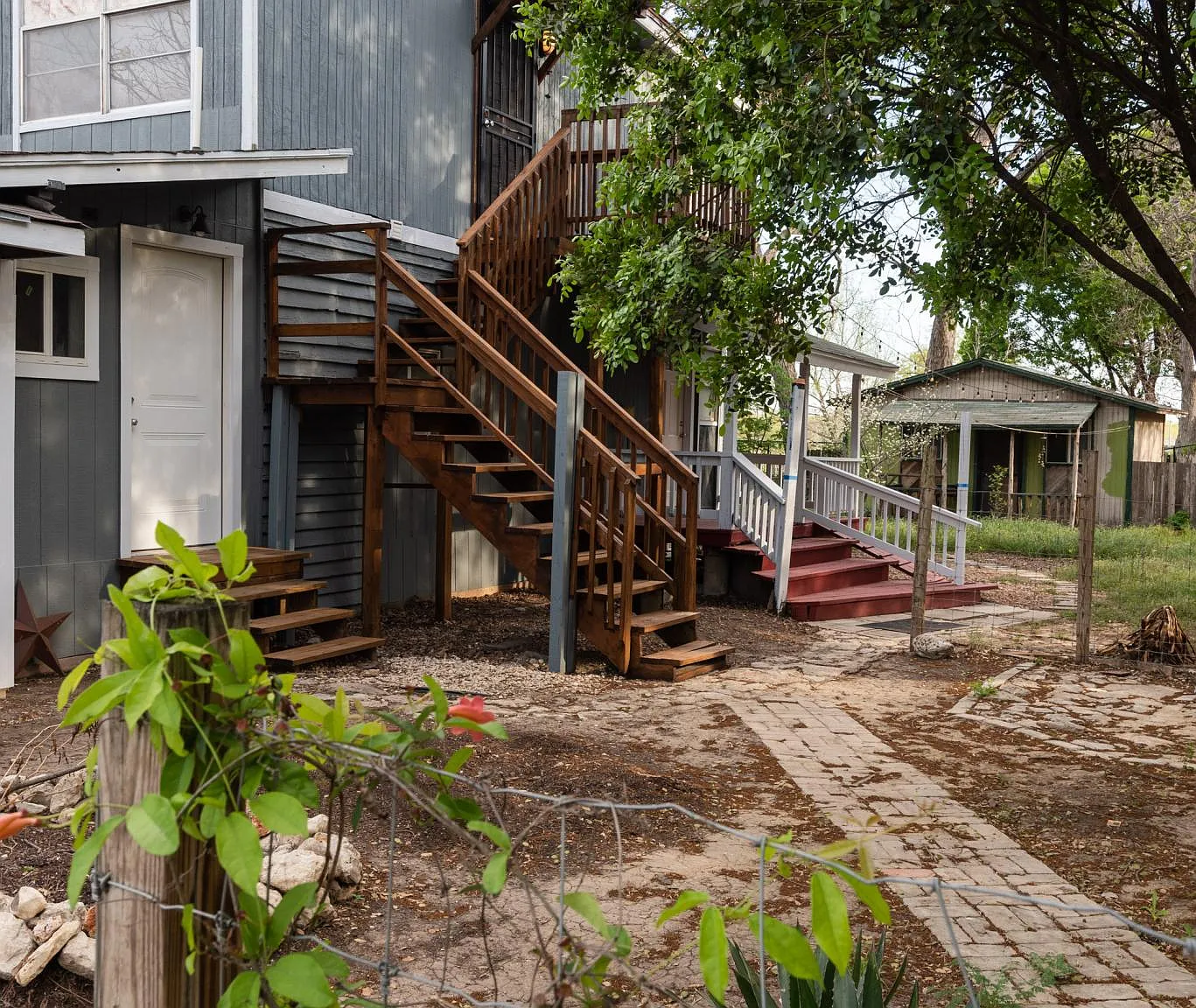 2 bed, 1400 sqft, $1,700 — Photo 2