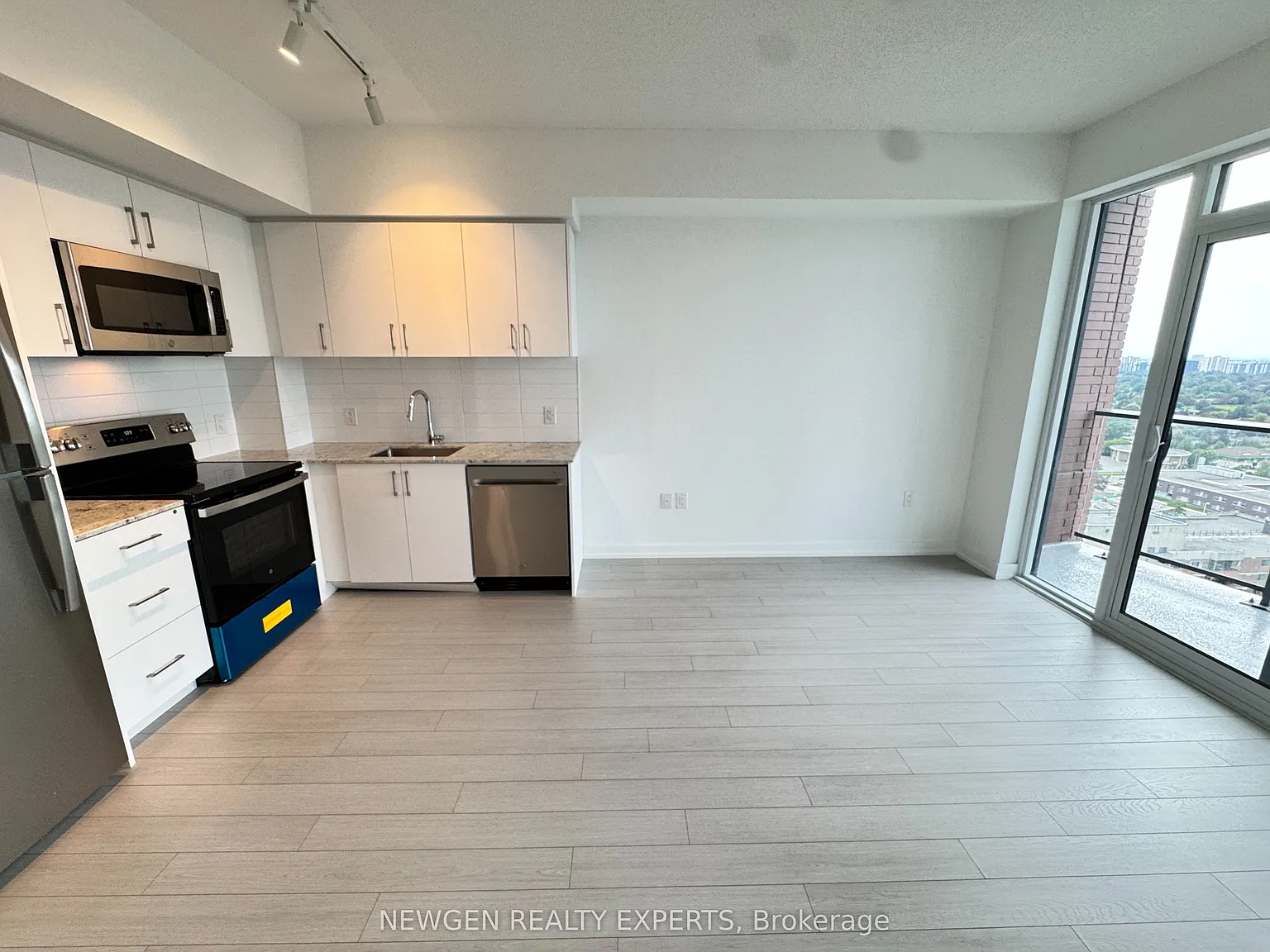 1 bed, $2,099 — Photo 2