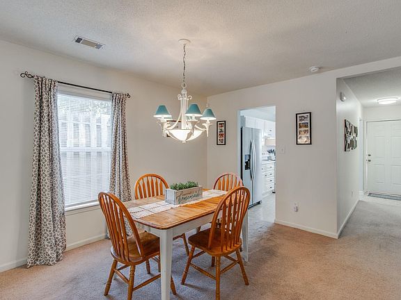4th image of 145 Thorn Tree Ln