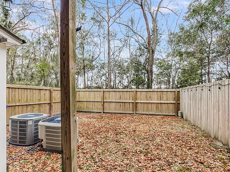 4668 Palm View Cir — Photo 22