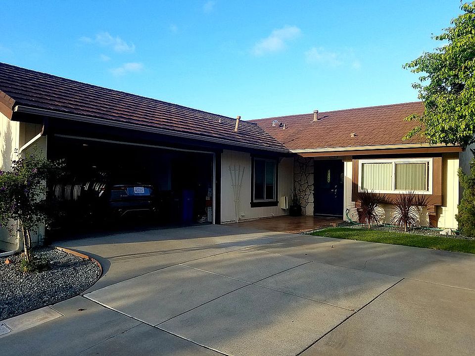 1st image of 1161 Calle Del Baston