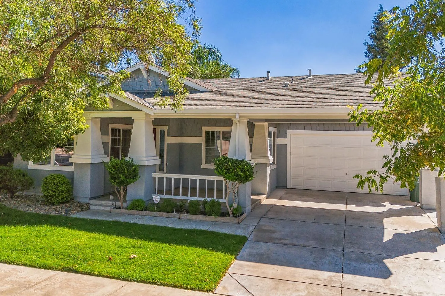 1495 Haven St photo 1