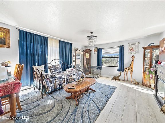 4th image of 584 N Wickham Rd APT 82