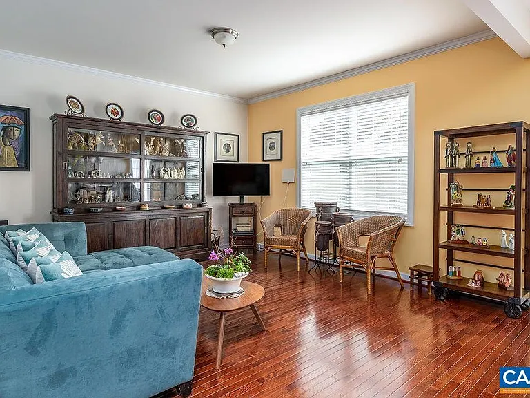 2427 Winthrop Dr — Photo 4