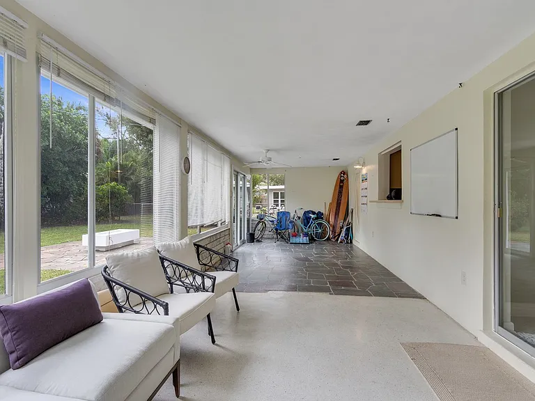 712 Iris Ln — Photo 19