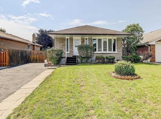 57 Iroquois Ave, Oshawa, ON L1G 3X2