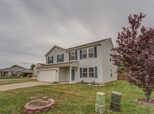 1400 Royal Forest Dr, Mascoutah, IL