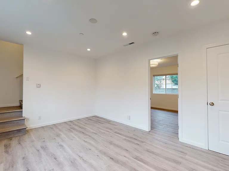 1006 Tilton Ave — Photo 2