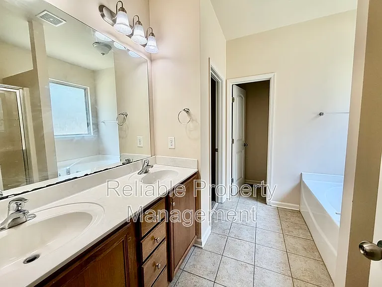 48 Salerno Dr — Photo 9
