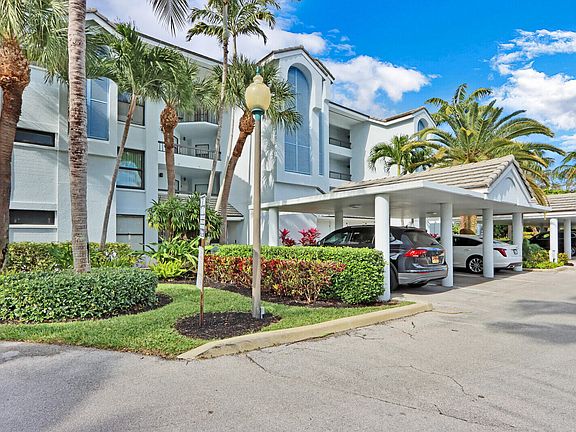3rd image of 112 Bay Colony Dr N