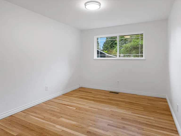 9226 NE 184th Pl — Photo 22