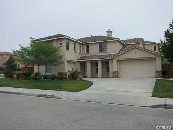 2618 W Summerset Dr, Rialto, CA 92377