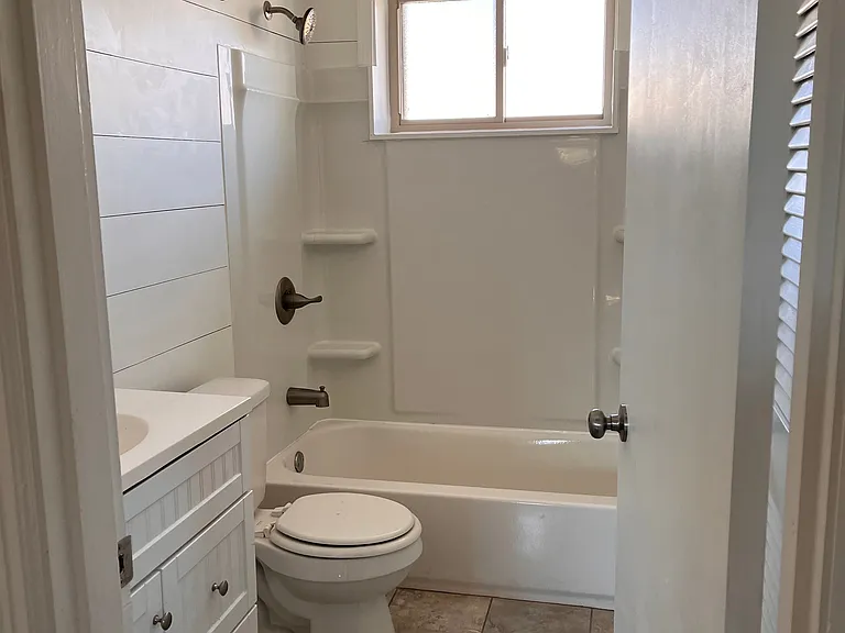 1525 Anna Ln — Photo 5