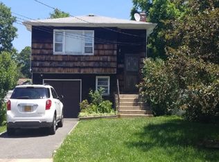 27 Vanderbilt Ave, Babylon, NY 11704