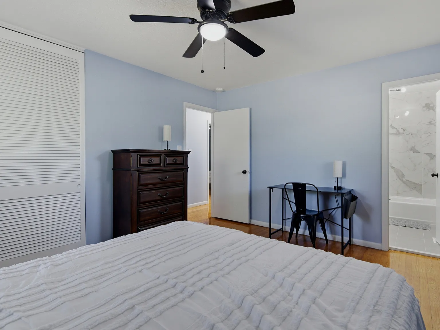 1829 Martindale Drive - 2-Primary Suite — Photo 3