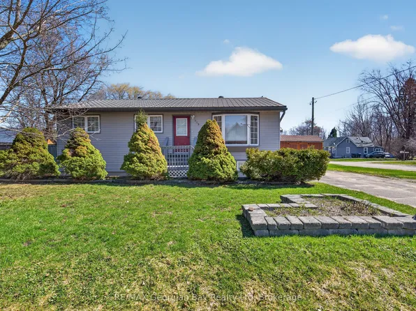 919 8th Ave, Tay, ON L0K 1R0