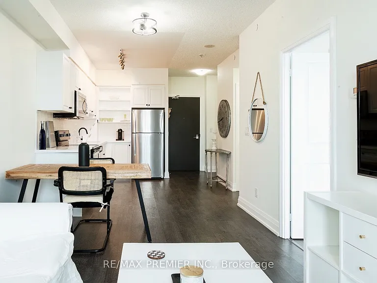 3600 Highway 7 Rd #211 — Photo 2