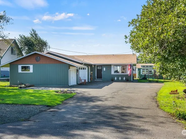 291 Octopus Avenue NE, Ocean Shores, WA 98569