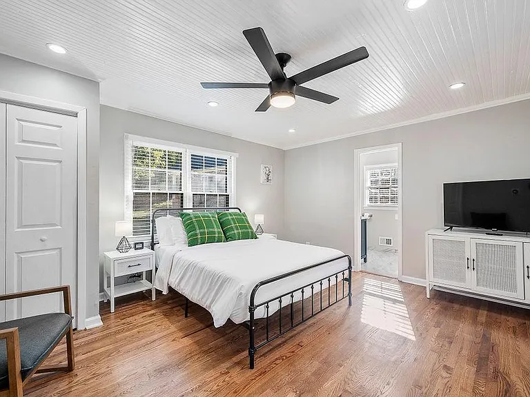 619C S Peachtree St NW — Photo 1