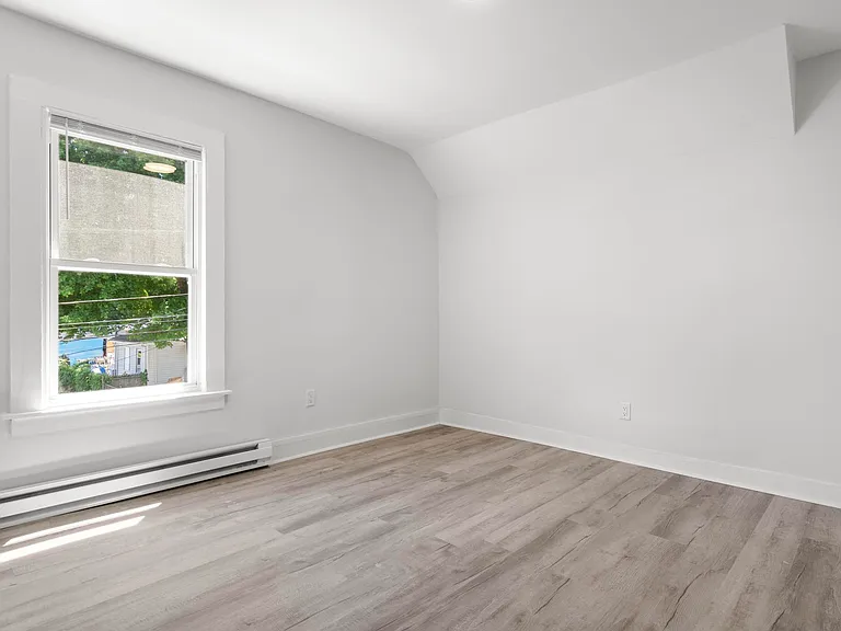 146 Hobart St #3 — Photo 26