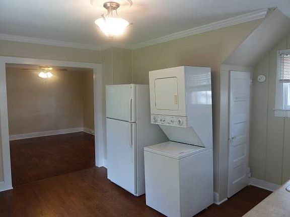 3rd image of 405 Goldsborough St