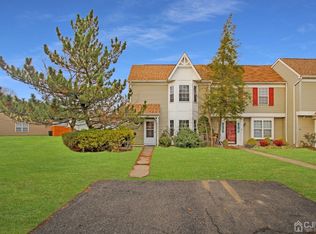 20 Crandall Dr, East Brunswick, NJ 08816