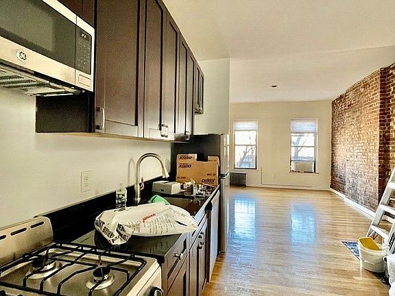 2nd image of 421 E 72nd St APT 5D
