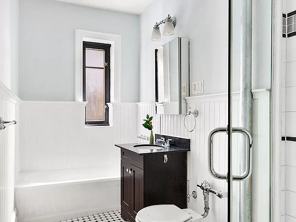 5th image of 230 Park Pl APT 3C