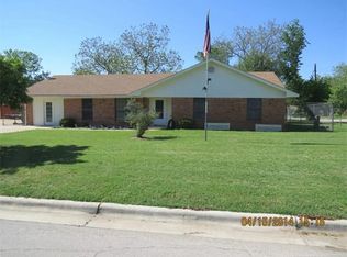 215 E San Andres Ave, Rockdale, TX 76567