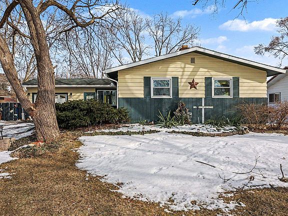 2nd image of 4010 E Saint Andrews Rd